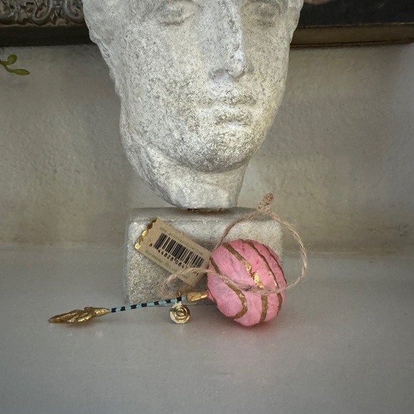 Glitterville Rock and Arrow Ornament NWT - Picture 3 of 3